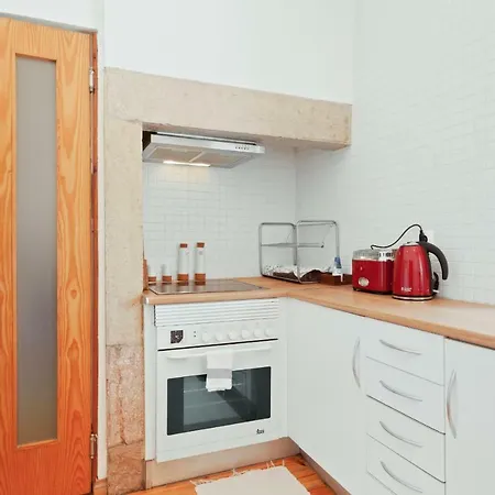 Apartment Bright 1bdr Minutes From The Tagus River Lisbon