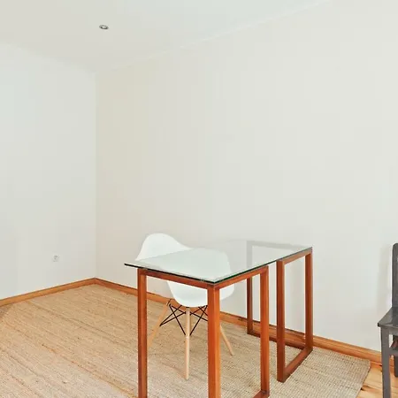 Apartment Bright 1bdr Minutes From The Tagus River Lisbon