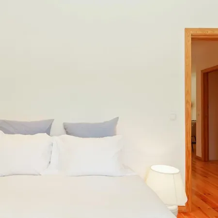 Apartment Bright 1bdr Minutes From The Tagus River