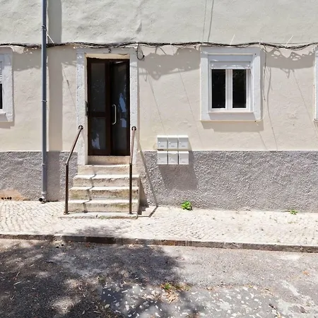 Bright 1bdr Minutes From The Tagus River