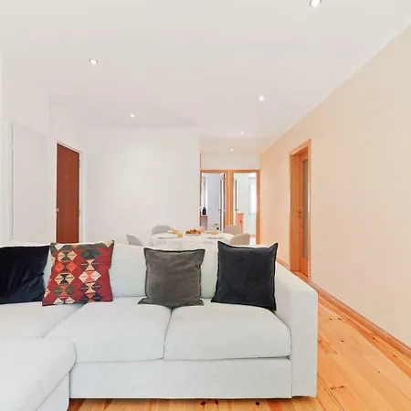 Apartamento Bright 1bdr Minutes From The Tagus River Lisboa